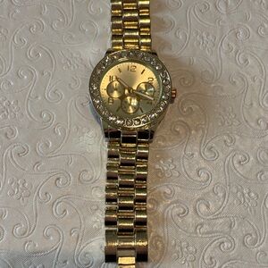 Gold-Tone Watch with Crystal Accents needs battery
